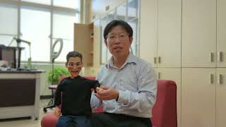 陽明交大理學院副院長陳俊太腹語唱歌