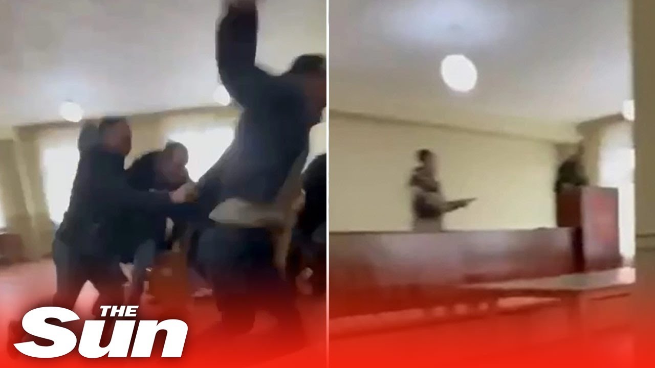 Atirador atira em chefe de recrutamento morto enquanto a fúria explode no alistamento de guerra de Putin