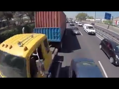 Das Ist Wahnsinn! Schau Dir An, Was Mit Dieser Drohne Auf Der Autobahn Passiert Ist! 🚨#dronefootage