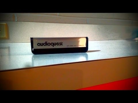 How to use an anti-static record cleaning brush