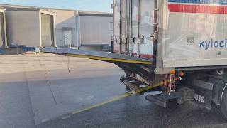 VAK V-4-40 refrigerated trailer | Image 4 - Autoline