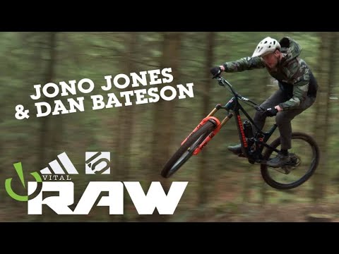 JONO JONES & DAN BATESON (骑手）