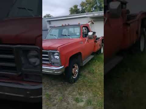 old Chevy tow truck