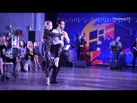  Juan Manuel Rosales  and  Liza Rosales  are  dancing  to  the  nontraditional song  "  Oblivion  "  by  Solo Tango Orquesta  at  La Boca Tango Festival  in  2021