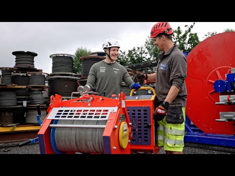 Marco Odermatt besucht Garaventa: Ein Blick hinter die Kulissen der Seilbahnwelt