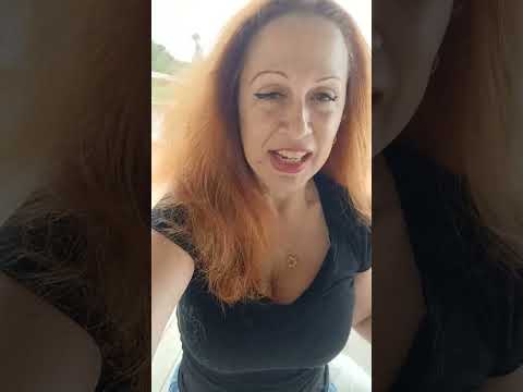 "Understanding Dogs." "Comprendre les chien." By Dog Trainer/Entraineuse de chien. Johara Gemma.