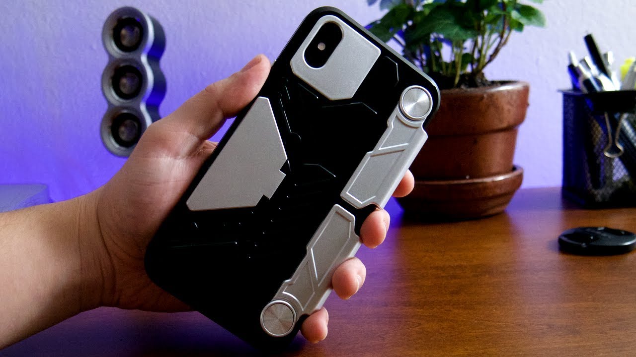 Crazy iPhone Xs Max GAMING CASE! FYY Game Case With Game Grips & Kickstand