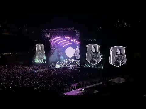 RBD - Otro Día Que Va / Medley: Mujeres Rebeldes [En vivo desde Medellín]