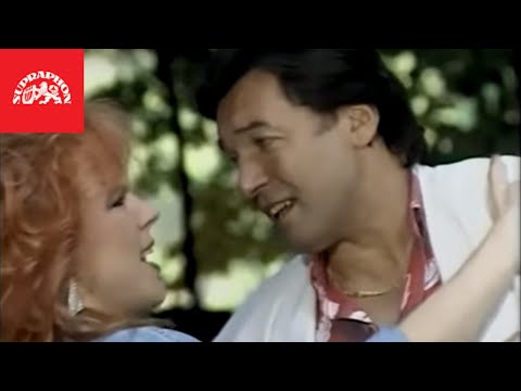 Karel Gott & Marcela Holanová - Čau, lásko (oficiální video)