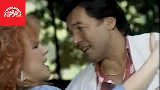 Videoklip Karel Gott - Čau, lásko (ft. Marcela Holanová) s textom piesne