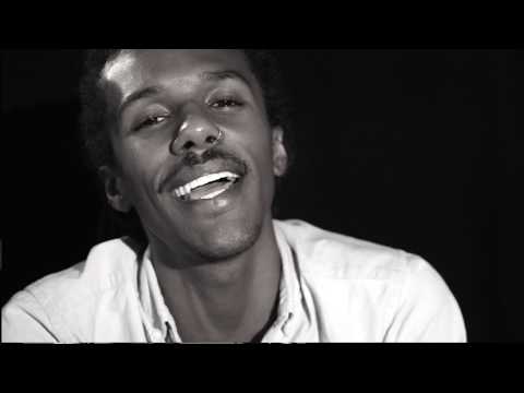 LEO MENDES - Yo Quiero Apenas Ser Feliz (tema original)