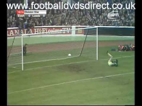 1974 75 Everton v Leeds United