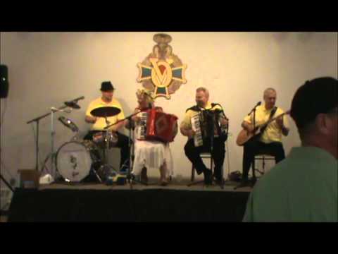 SmörgåsBandet Spelar Gameldans pa Vasa Park New Jersey