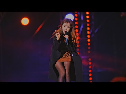 홍진영 - 엄지척 @171118김해 안심가로등 토크콘서트 [4k Fancam/직캠]