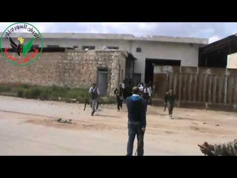 قائد لواء أحرار سورية علي بلو يشارك في استهداف الرتل المنسحب من منطقة الجندول باتجاه الجوية