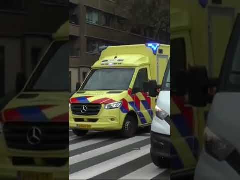 [Staat vast!] Ambulance MICU 09-301 met spoed vanuit Utrecht naar EMC in Rotterdam
