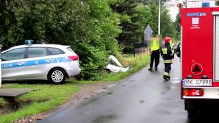 preview picture of video 'Dobieszyn: Fiat dachował w rowie'