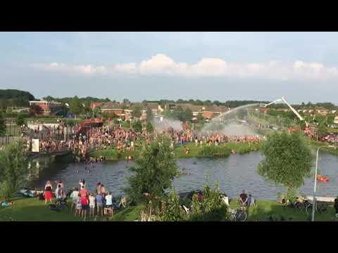 Waterfeest Kadijken in Enkhuizen dankzij brandweer