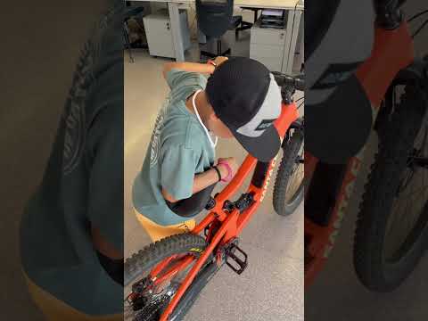 ASMR Santa Cruz Bronson | Artur "THE KID" #mtb #mtbfeatures #allmountainstyle #asmr #bikelife