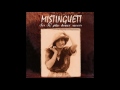 Mistinguett - Sous les becs de gaz (Revue "Féerie de Paris")