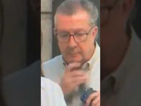 El momento en el que Ana Vázquez le da el spray pimienta a un empleado del PP #shorts