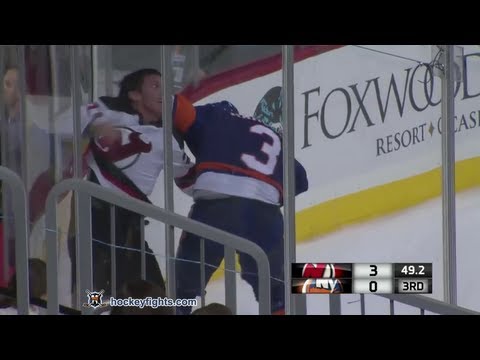 Ryan Carter vs Travis Hamonic Sep 21, 2013