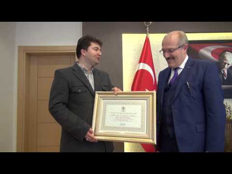 İlk "Fahri Hemşehrilik Beraatı" Sanatçı Ömer Faruk Özcan'a takdim edildi