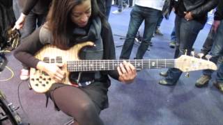 Video thumbnail for Yolanda Charles & Alembic Series II bass by nsjmusic