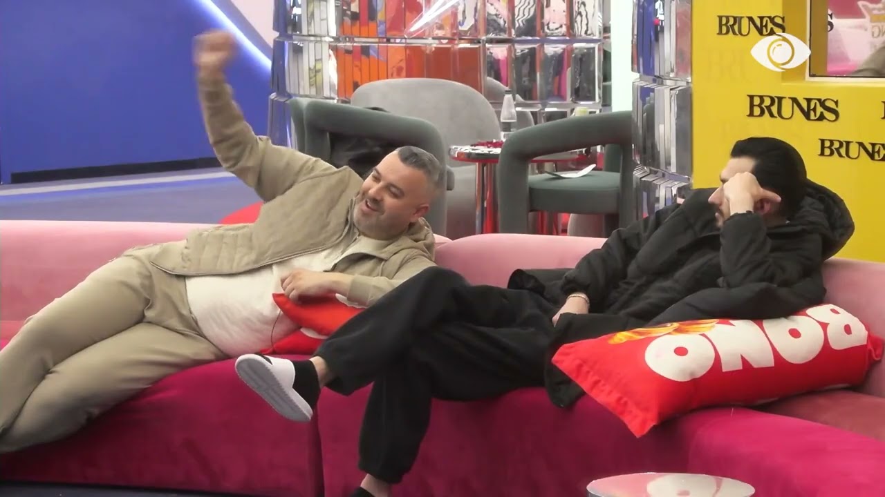 Ndihesh i qetë pas kësaj/ Kristi pyet Rogertin për hedhjen e ujit