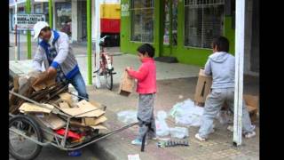 Hay un niño en la calle - Mercedes Sosa ft. René Perez (Calle 13)