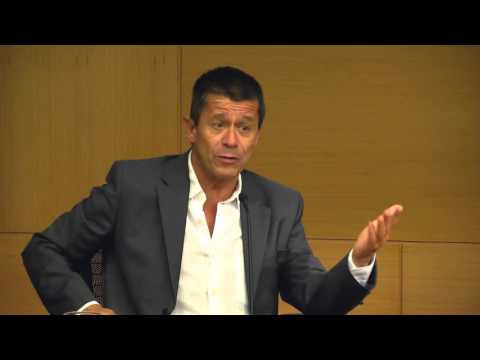 Gonzalo Garcés entrevista a Emmanuel Carrère