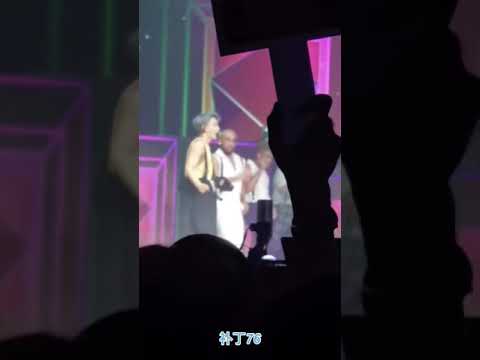 #Lay #LayZhang #ExoLay #张艺兴 [fancam] Bad + Mapo Tofu Lay Concert Bangkok 190825