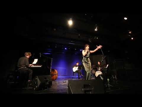 Natalia Grudnik - Każdy szafę ma