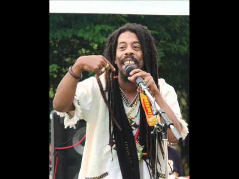 GREGORY FABOLOUS - Space rockers  (Jah Tubbys)  10"