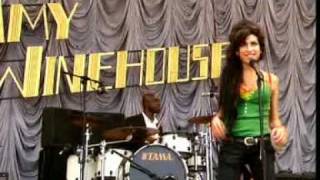 amy winehouse Wake Up aLone .live-Glanstonbury 2007