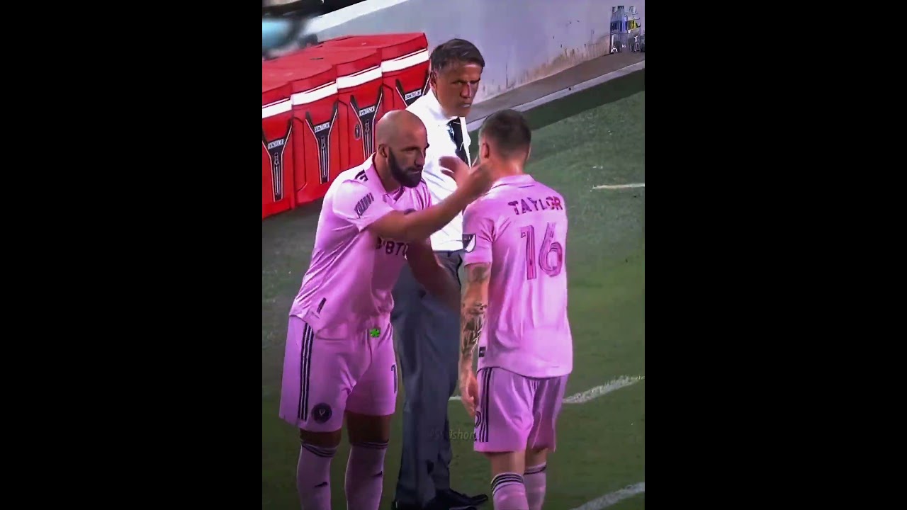 Messi bodyguard plays football