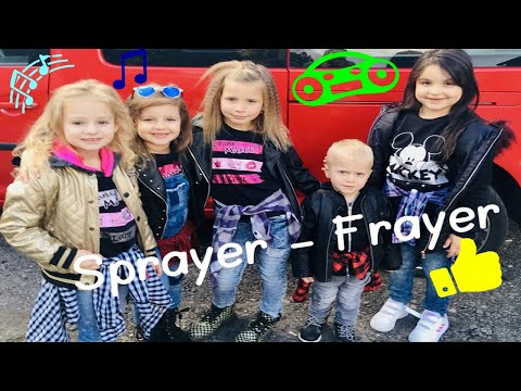 Nelka Hýllová - Sprayer Frayer (Michaela Paštéková)