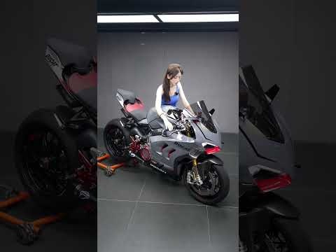 Is this the ULTIMATE Dream Bike? 🤔Ducati Panigale V4s