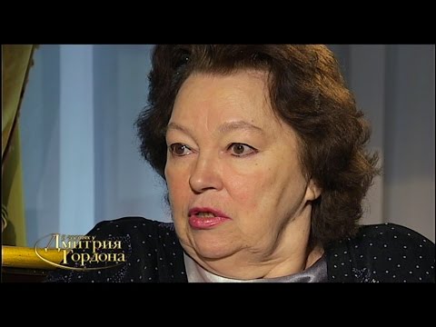 Руденко: Хрущев прочитал обо мне американские рецензии и спросил: "А чего она еще не народная СССР?"