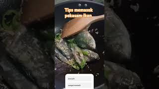 Download lagu tips memasak pekasam ikan. bawang putih dan bwang merah tumis, tambahkan cabe,daun kunyit,serai. mp3