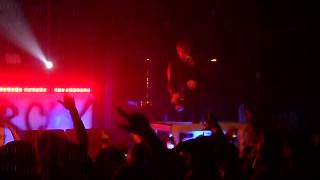 MGK - Machine Gun Kelly - Edge of Destruction (Live)