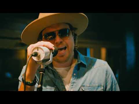 My Hero - A Thousand Horses