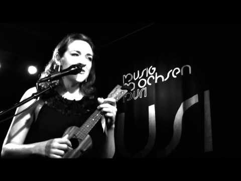 Becca Stevens Band -"Higher Love" B&W @ musig im ochsen, Muri