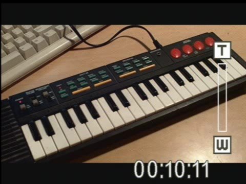 hing hon ek-001 keyboard 80’s Black , blue and red bottonswith white image 4