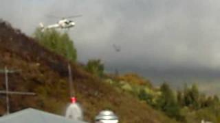 preview picture of video 'Helicopters firefighting over Roxburgh (7)'