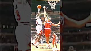 Download lagu MJ Hangtime was UNGUARDE-ABLE 💪🚀 #basketball #shorts #ytshorts mp3