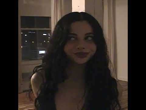 ellise - dead girl dreaming (official lyric video)