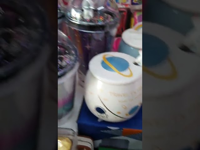 Vídeo relacionado con Taza de Astronauta Kawaii - Planeta en Relieve Espacial, Cerámica Linda Con Tapa y Cuchara para Café, Té y Leche - Regalo Divertido de Cumpleaños (Azul)