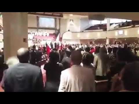 Pastor Darnell long closes out his Dads homegoing celebration Bishop CL long