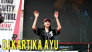 Download lagu Perform DJ Kartika Ayu di Millennial Road Safety Festival Batam mp3